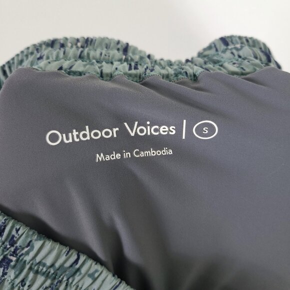 Outdoor Voices Patterned Athletic Shorts - Picture 4 of 10